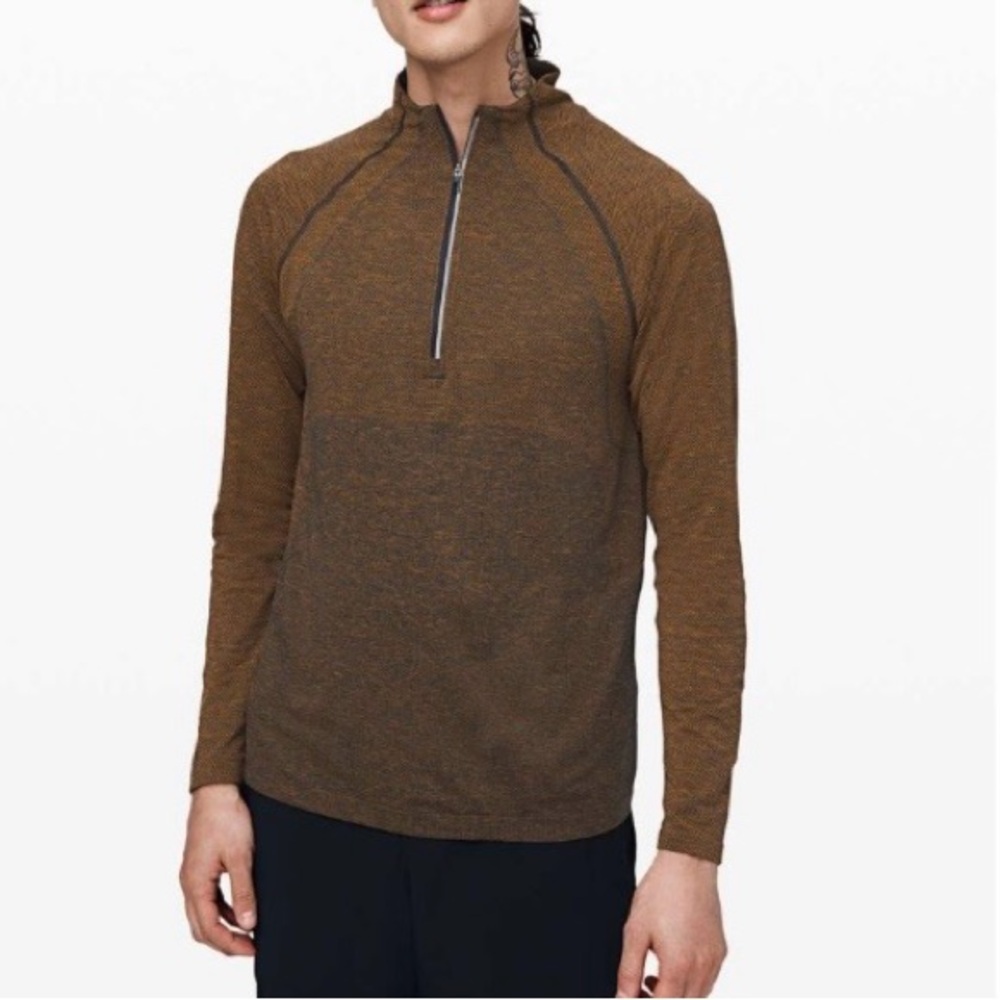 Lululemon Metal Vent Tech 1/2 Zip 2.0 Fools Gold / True Navy
Size L
